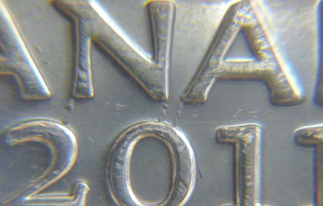 5 Cents 2011-NA de caNAda attaché apprès 20 de la date-Coin fendillé-2.JPG