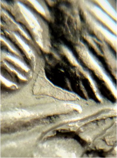 5 Cents 1970-Dépôt de métal sous l'abdomen du castor,2.JPG