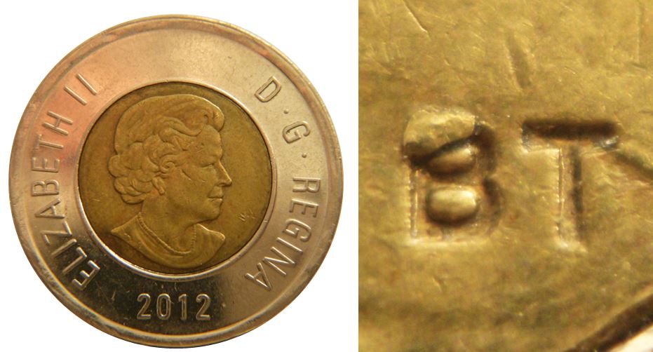 2 Dollars 2012-Éclat coin sur B de Bt-1,.JPG