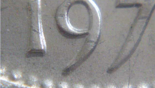5 Cents 1970-Double 197-Coin détérioré-2.JPG