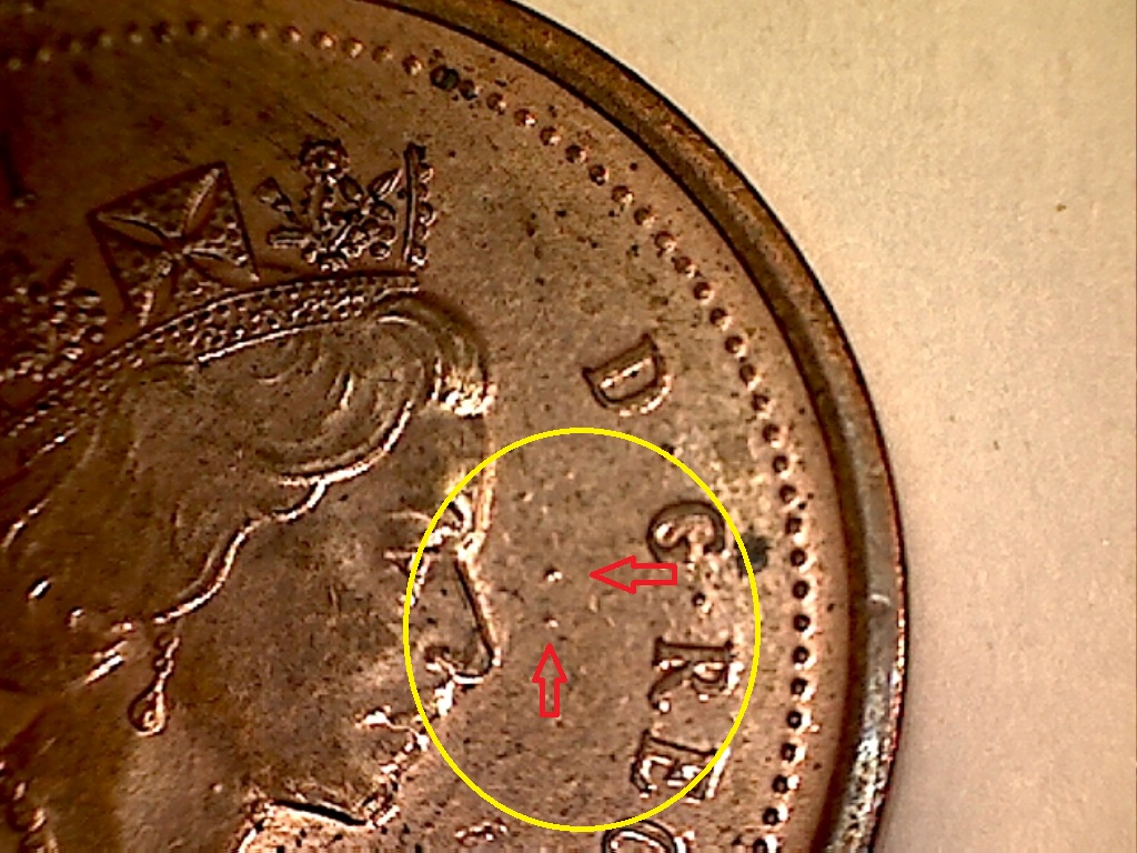 1999 Point devant la Reine B019060C.jpg