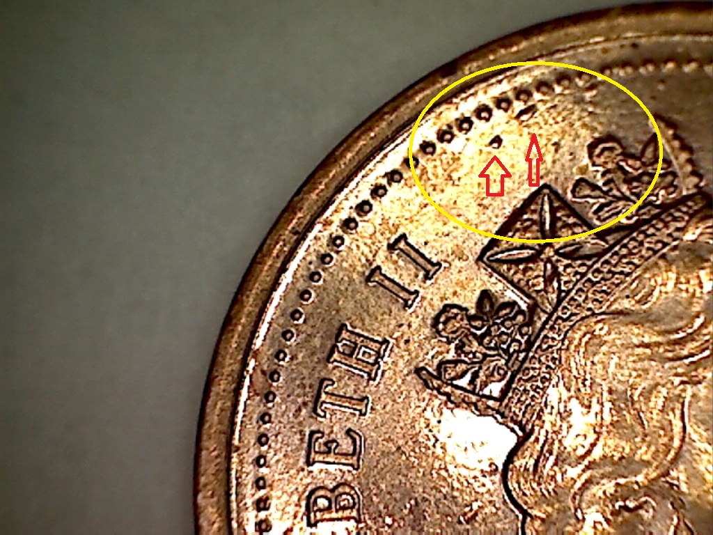 1999 Point au-dessus couronne  et en avant et derr. Reine  B019055A 1 de3.jpg