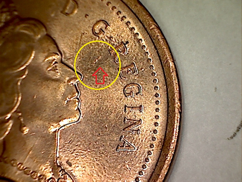 1999 Point au-dessus couronne  et  en avant et derr. Reine  B019055A 2 de3.jpg