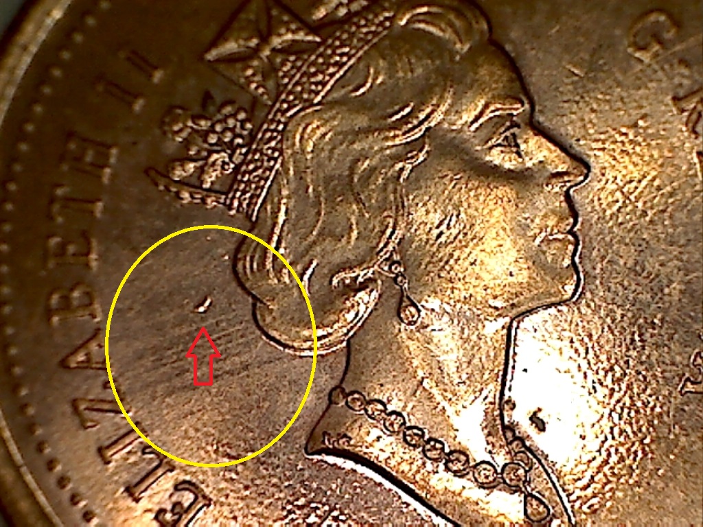 1999 Point au-dessus couronne  et  en avant et derr. Reine  B019055A 3 de3.jpg