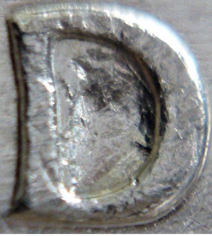 5 Cents 1968-Coin obturé dand le D de canaDa-2.JPG