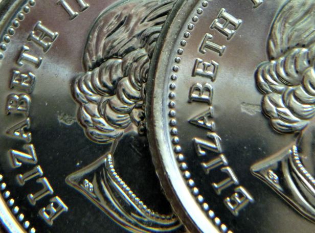 10 Cents 2020-Frappe a travers coté avers-3.JPG