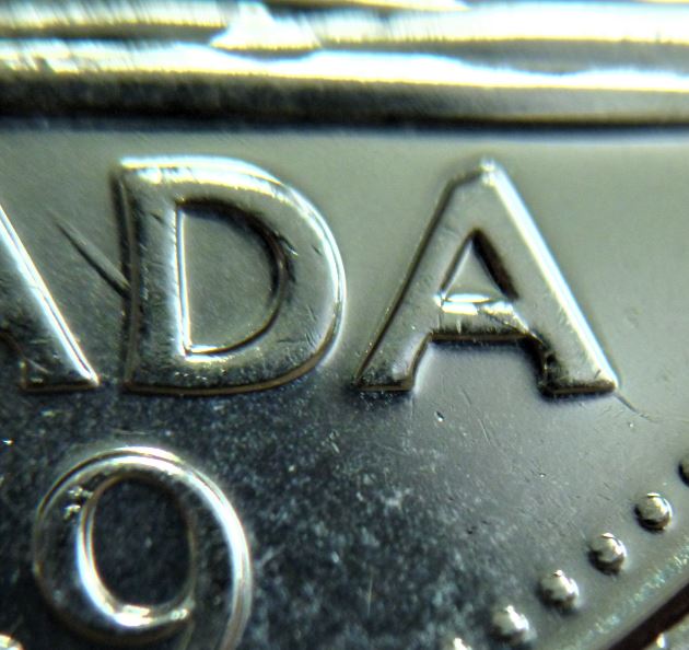 5 Cents 2019-Dommage du coin apprès le D et éclat coin sur le dernier A+fendillé-2.JPG