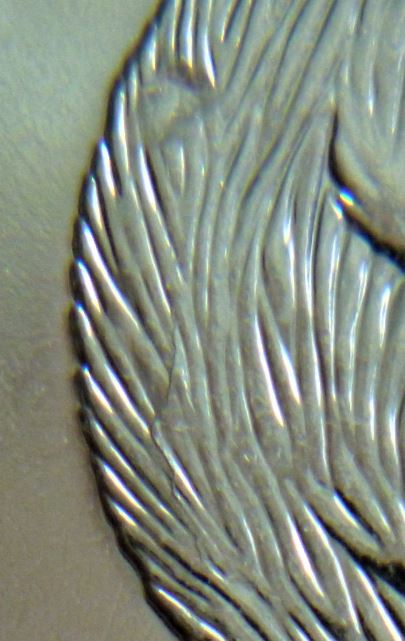 5 Cents 2019-Frappe a travers +Coin fendille sur le dos-2.JPG