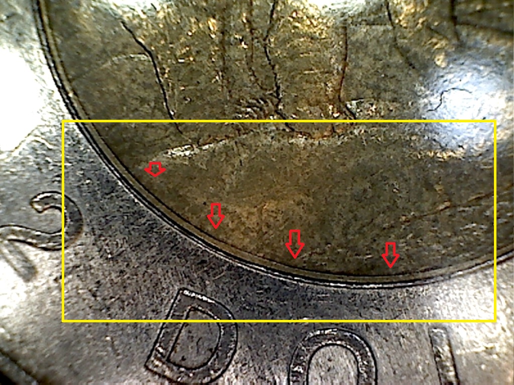 2011 B22107D Coin décentré 3 de 4.jpg