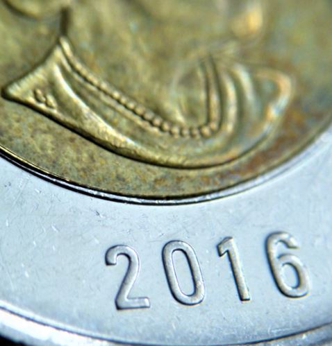 2 Dollar 2016-Défaut du flan sous la signature de effigie-1.JPG
