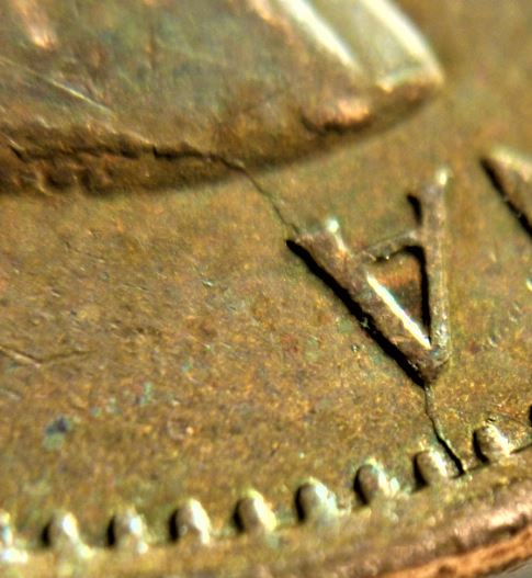 1 Cent 1962-Coin fendillé sous effigie a travers A de reginA-Éclat coin dans le 2-5.JPG