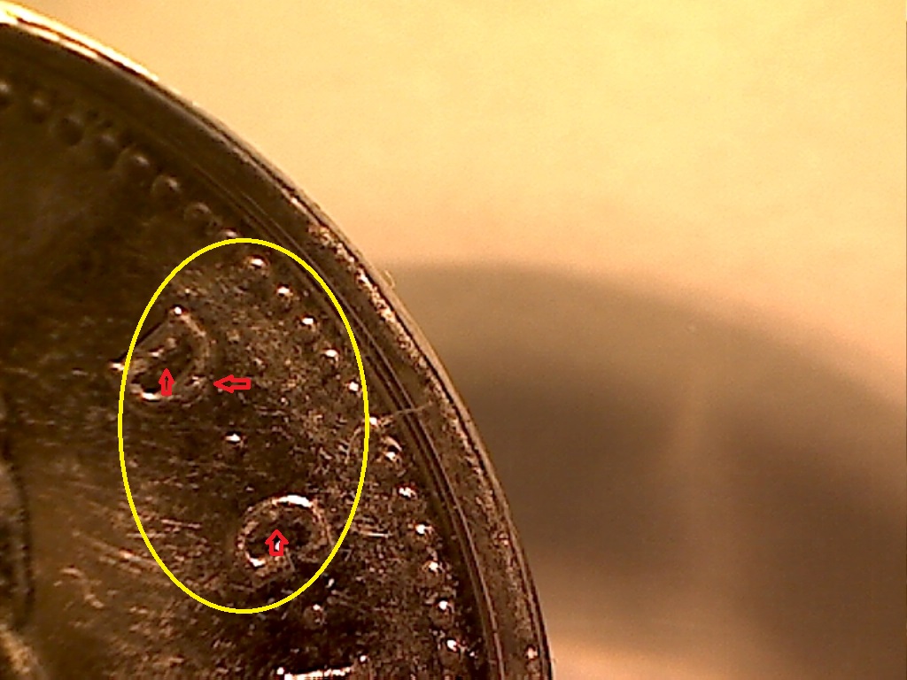 2001 P Frap. gr. près C Can.,Acc sur D.G ET sur Éliz.' Dbl. perles B523144B 2 de 4.jpg