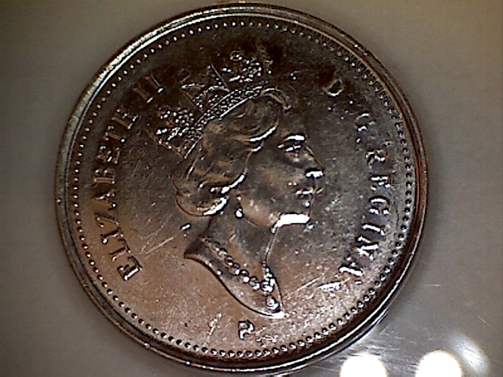 2001 P Acc. CENTS, date , CANADA et éclat sur 2e E d'Élizabeth B523166C Avers.jpg