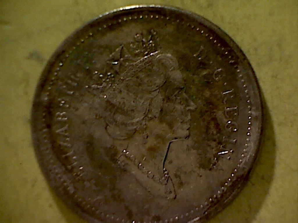 5 Cents 2000 Écl. sur dos et fesse B525028D Avers.jpg