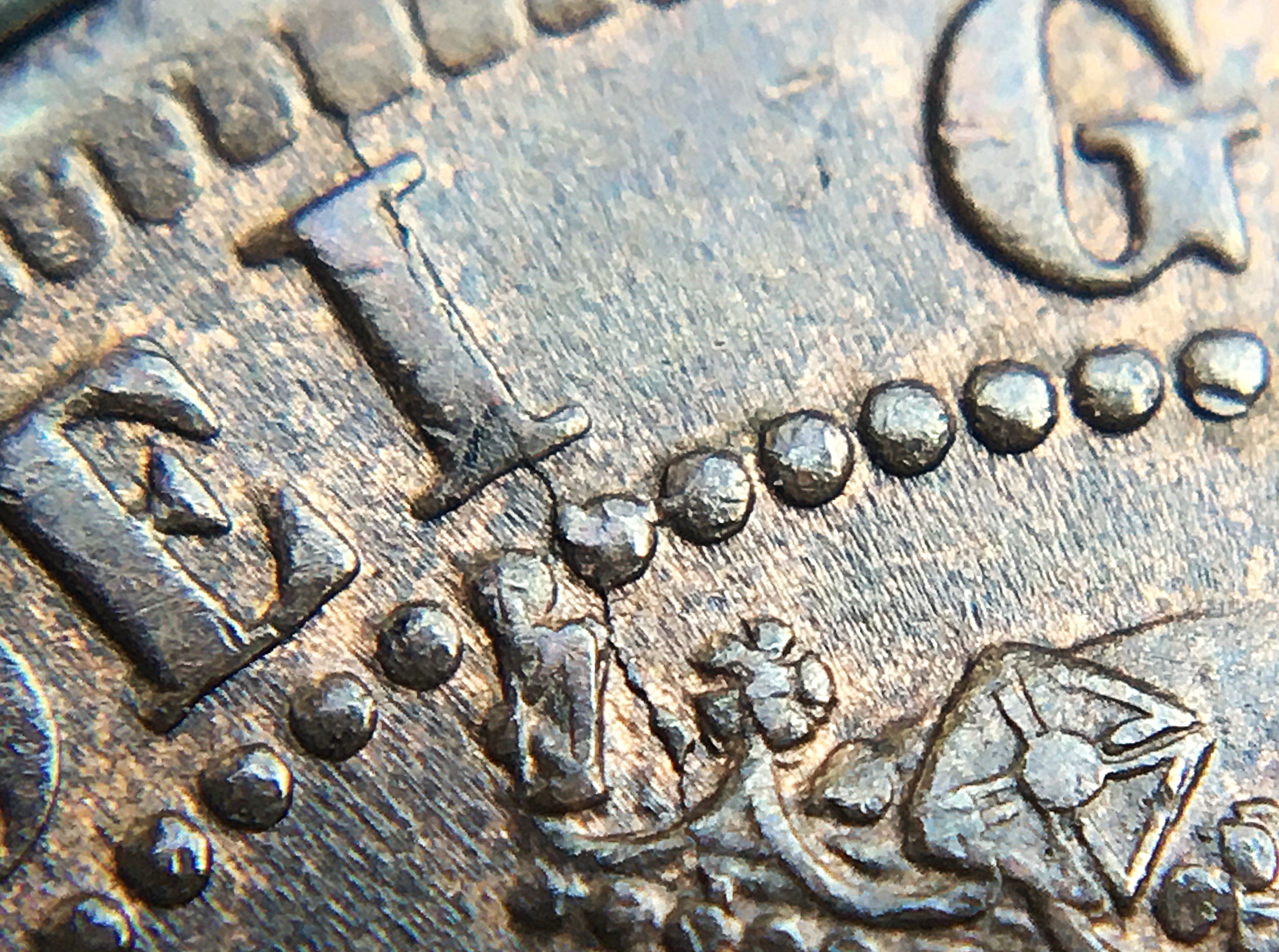 1 cent 1897 fendillement couronne.JPG
